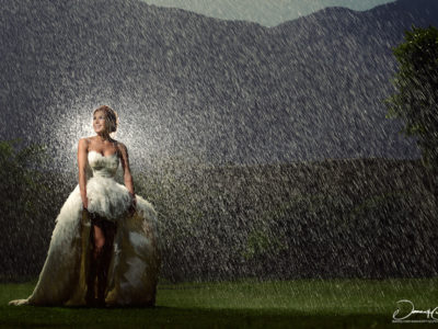 The bride in the rain :: After Day Session in Hacienda El Carmen :: Jalisco